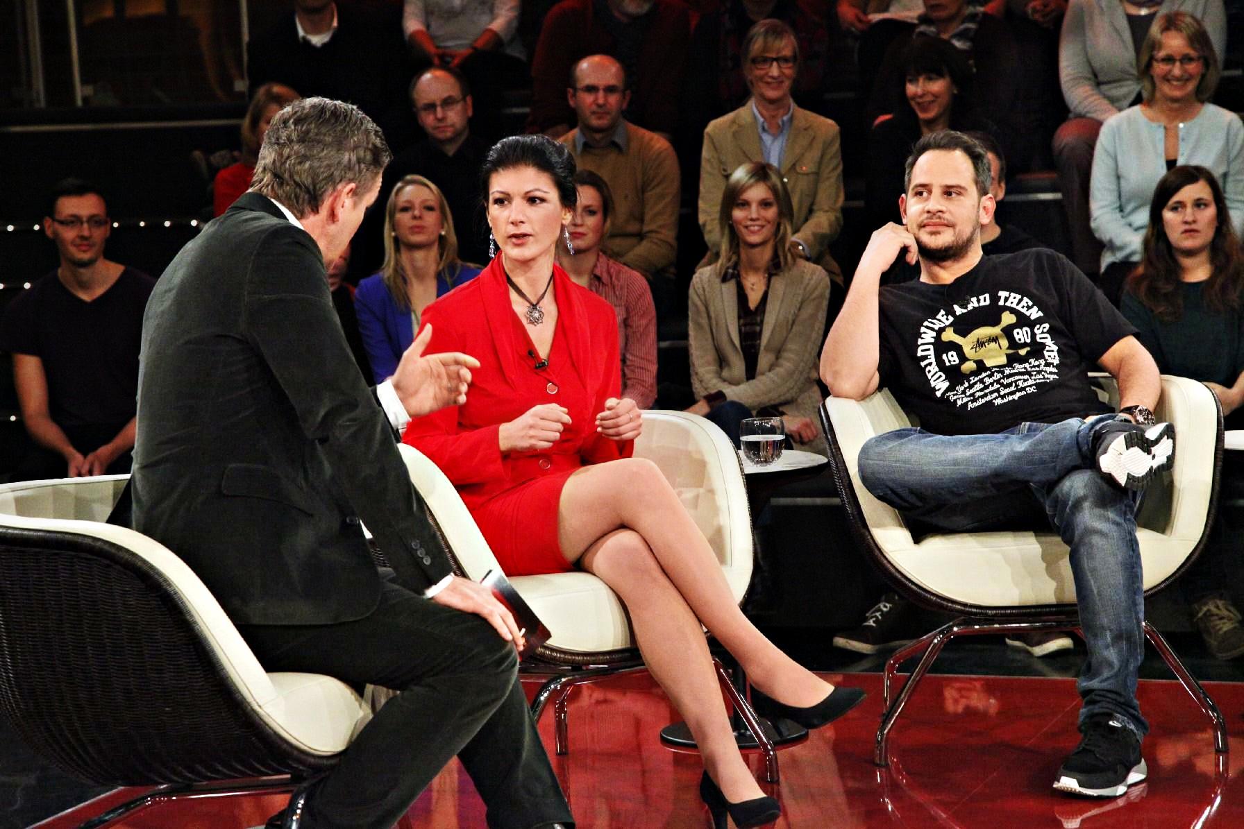 Wagenknecht nackt sarah Die Selbstgerechten: